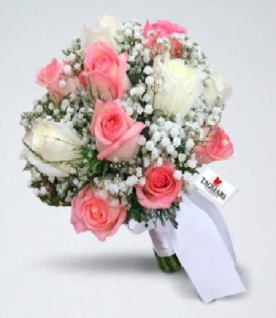 Buquê Com Rosas Cor de Rosa e Branca